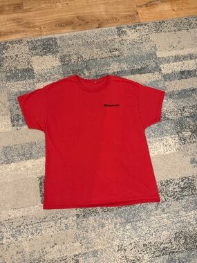 Snap red tee with vintage car graphic